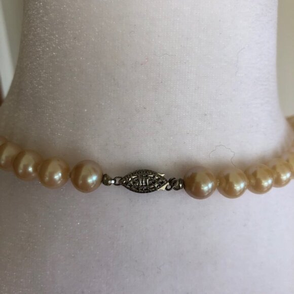 VINTAGE Pearl Costume 27" Necklace Vintage - Picture 9 of 16